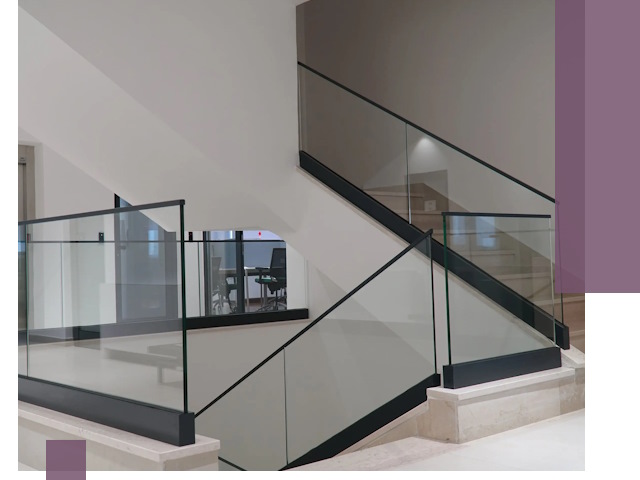 Стеклянные перила премиум-класса с установкой в Чапаевске