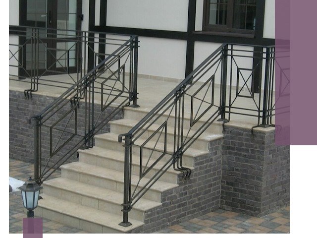 Перила для крыльца в Чапаевске — монтаж, изготовление и установка