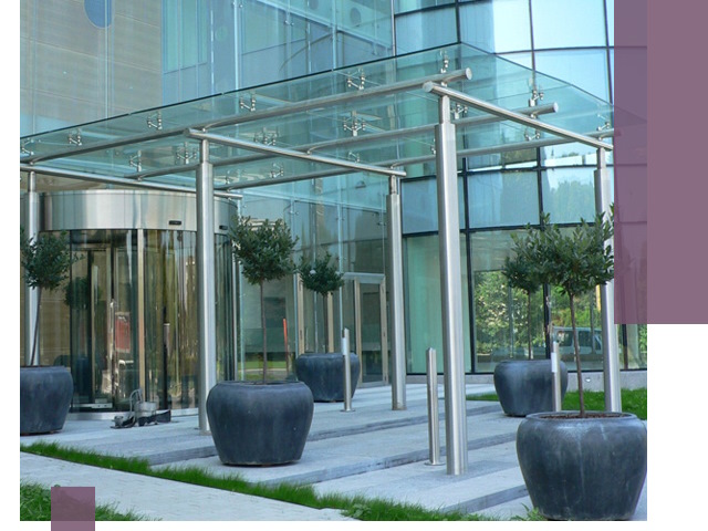 Навесы из стекла на заказ в Чапаевске — монтаж и установка