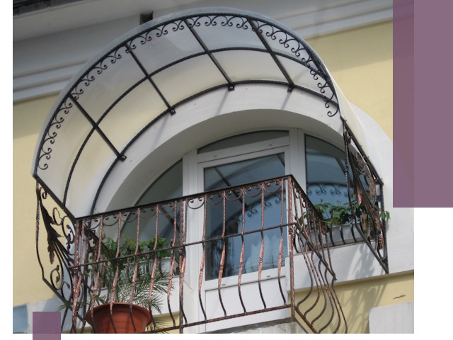 Козырьки над балконом в Чапаевске — изготовление и монтаж